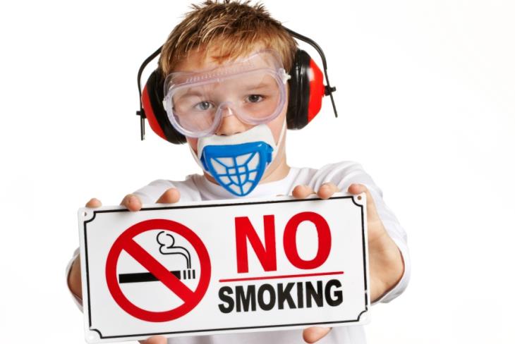 Cách phòng tránh khói thuốc lá cho trẻ em