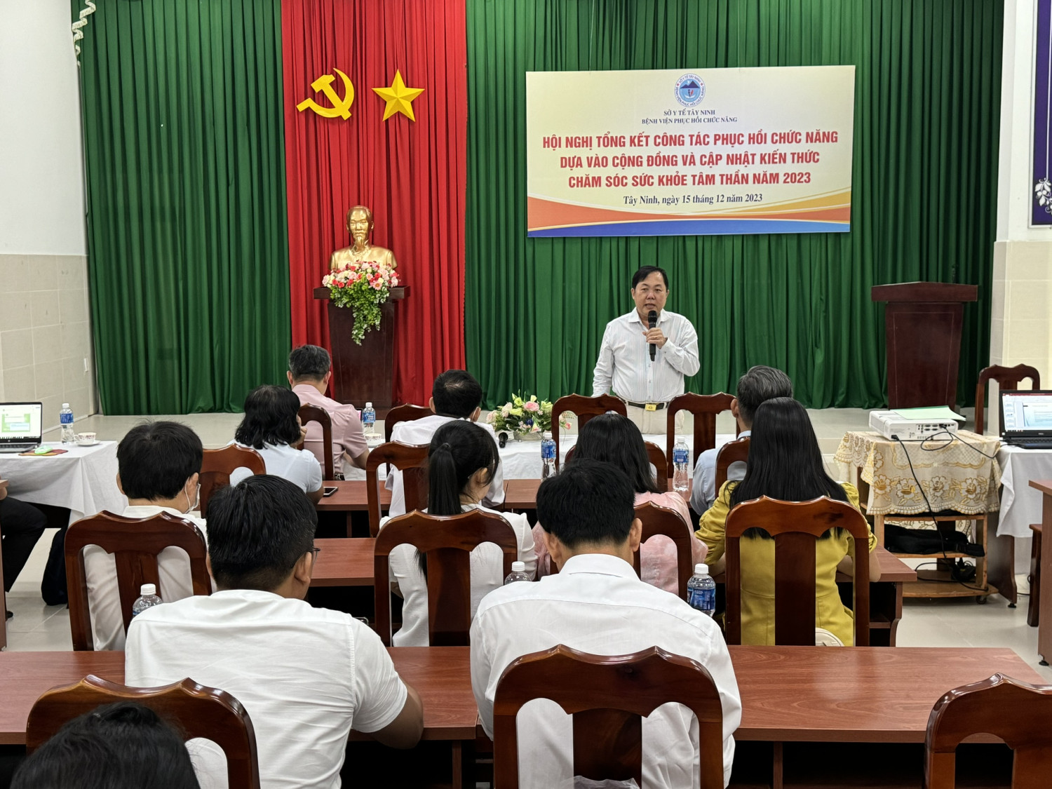 Ông Trương Văn Hùng – Giám đốc Sở Y tế phát biểu chỉ đạo tại hội nghị.