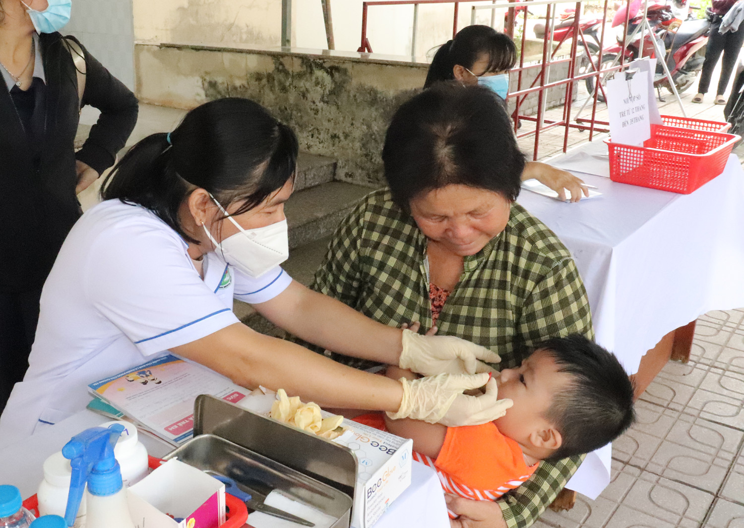 Việc bổ sung vitamin A là rất cần thiết đối với sức khỏe và sự phát triển toàn diện của trẻ.