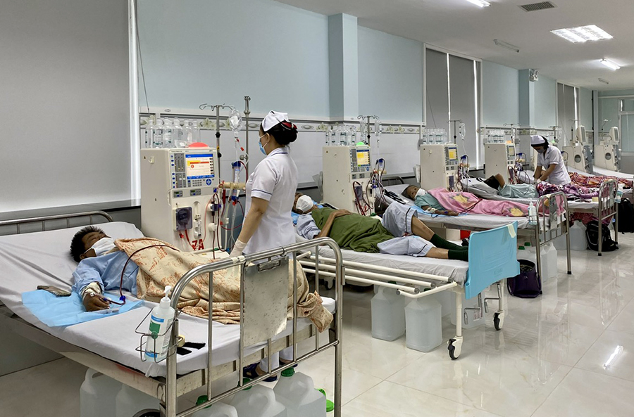 Từ 1/6/2025, người dân sử dụng VNeID, VssID hoặc CCCD gắn chíp thay thẻ BHYT giấy khi khám chữa bệnh.