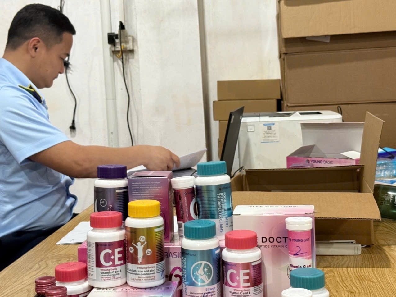 Các tỉnh, thành phố cần tăng cường thanh, kiểm tra các sản phẩm thực phẩm trên thị trường, tập trung phát hiện các nguyên liệu không rõ nguồn gốc, thực phẩm giả, thực phẩm bảo vệ sức khỏe giả, thực phẩm chưa thực hiện thủ tục tự công bố/đăng ký...